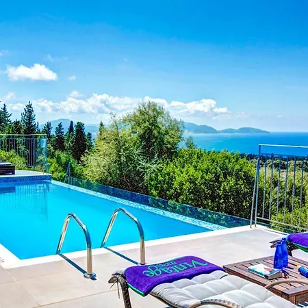 Sleeps 4 Pool Air Con Wifi ヴィラ *