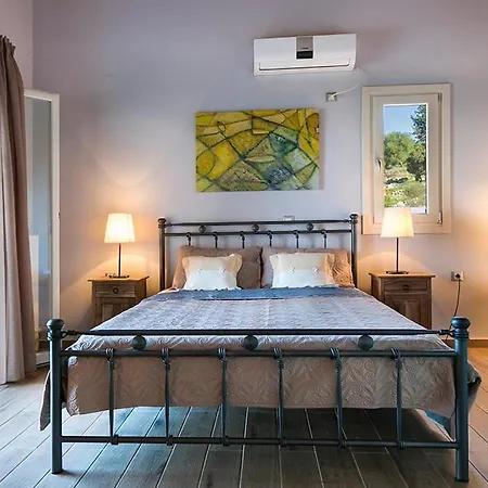 Vila Sleeps 4 Pool Air Con Wifi