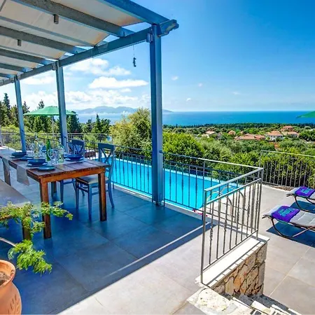 Sleeps 4 Pool Air Con Wifi Vila *