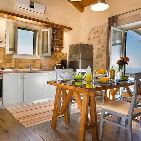 Vila Sleeps 4 Pool Air Con Wifi